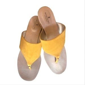 Bandolino B.flexable mustard suede cork sole slides size 11